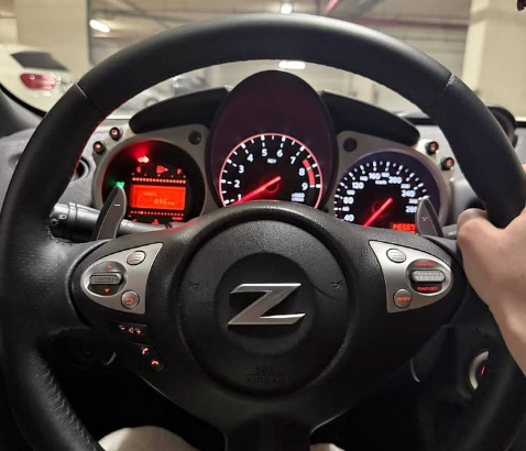 Nissan 370z GCC 2015 in perfect condition for sale