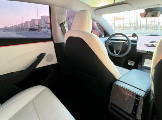 Tesla model 3 long range 2024 Gcc for sale