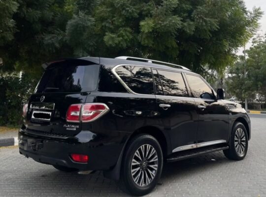 Nissan patrol platinum 2019 full option Gcc