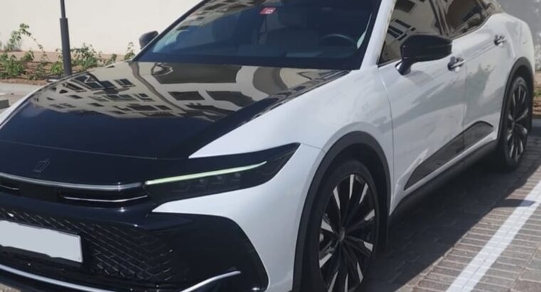 Toyota Crown platinum 2023 Full option Gcc