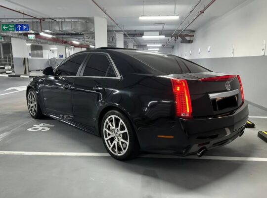 Cadillac CTv 2013 Gcc full option for sale