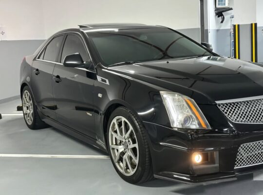 Cadillac CTv 2013 Gcc full option for sale