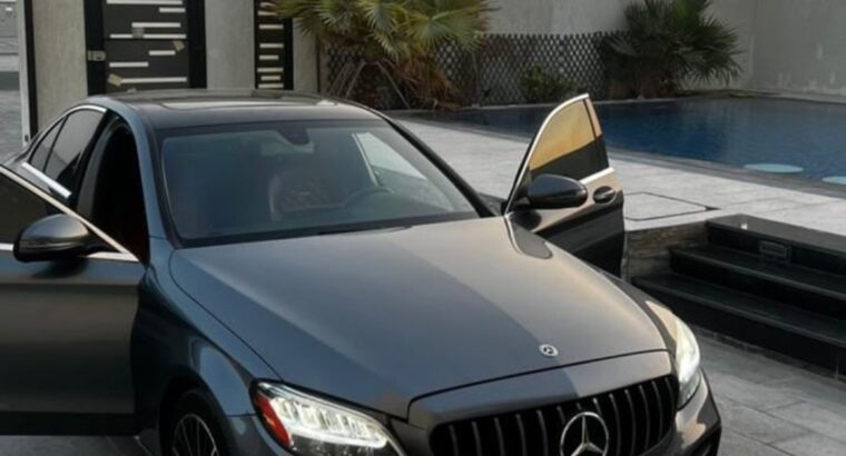 Mercedes C300 full option 2019 Gcc for sale