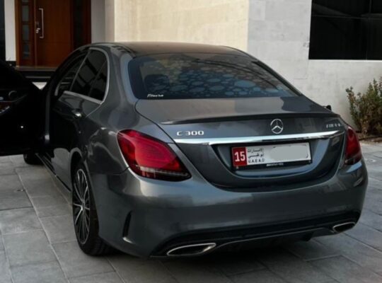 Mercedes C300 full option 2019 Gcc for sale