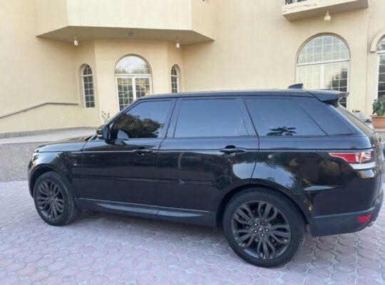 Range Rover sport HSE Dynamic 2017 Gcc for sale