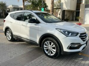 Hyundai Santa Fe 2017 Gcc in good condition