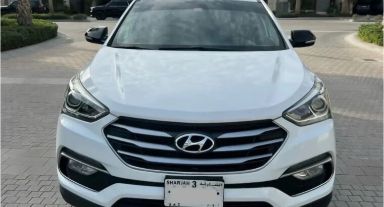 Hyundai Santa Fe 2017 Gcc in good condition