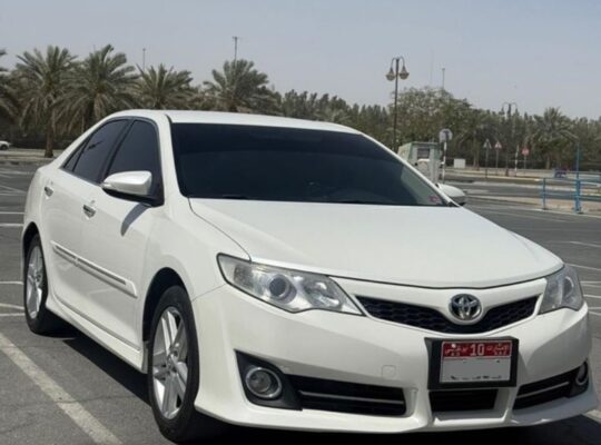 Toyota Camry SE 2013 Gcc for sale