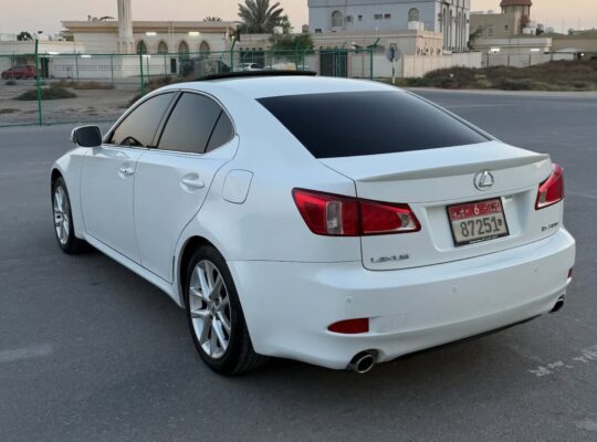 Lexus Is300 full option 2011 Gcc for sale