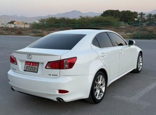 Lexus Is300 full option 2011 Gcc for sale