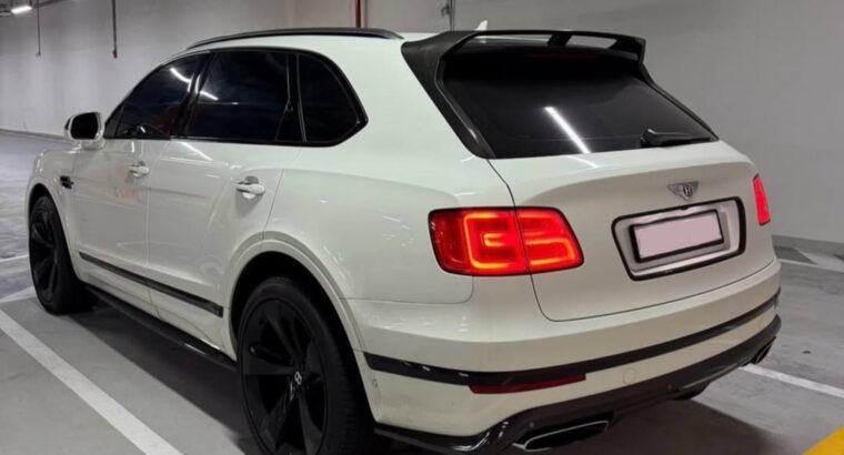 Bentley Bentayga 2018 Gcc full option for sale
