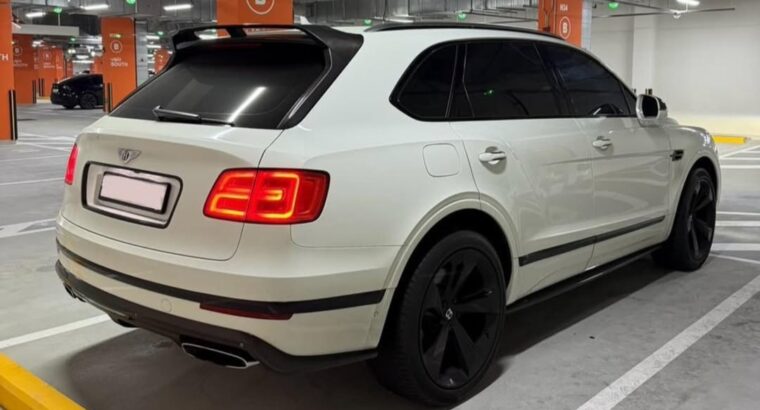 Bentley Bentayga 2018 Gcc full option for sale