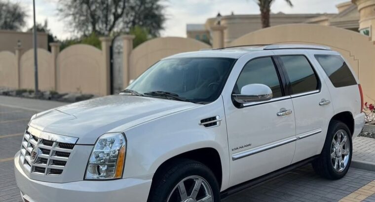 Cadillac Escalade 2011 full option Gcc for sale