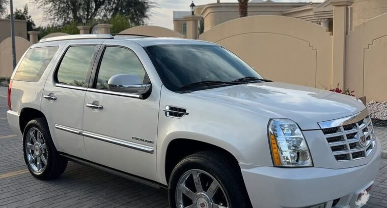 Cadillac Escalade 2011 full option Gcc for sale