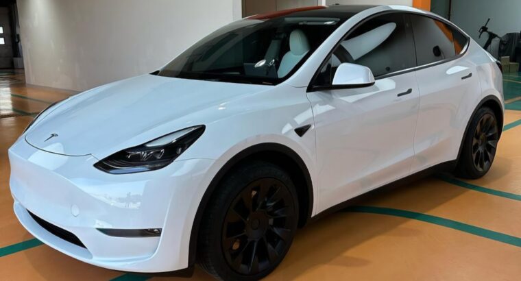 Tesla model Y 2023 Gcc in good condition