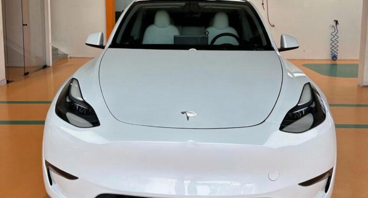Tesla model Y 2023 Gcc in good condition