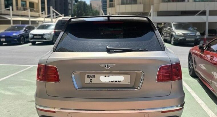 Bentley Bentayga 2017 Gcc full option for sale