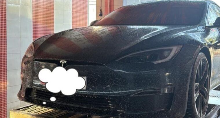 Tesla model S plaid 2024 Gcc fully loaded