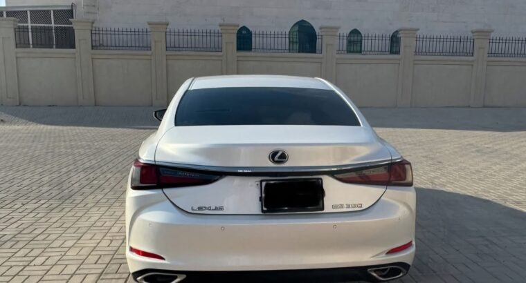 Lexus Es350 full option 2019 Gcc