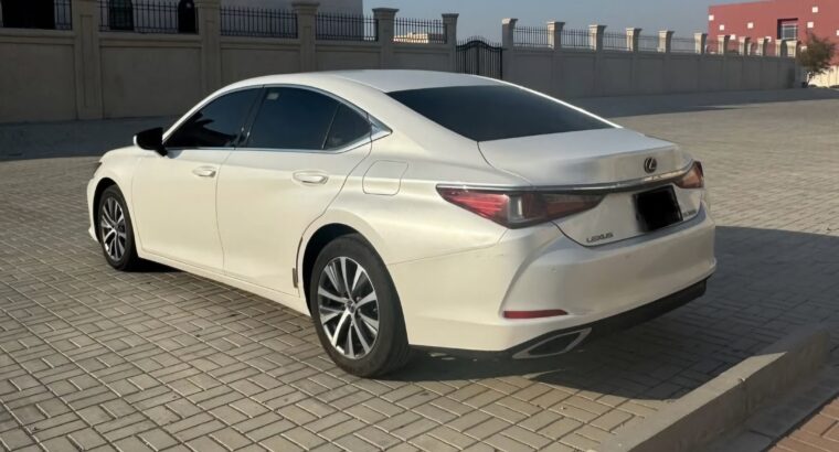 Lexus Es350 full option 2019 Gcc