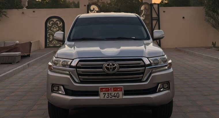 Toyota Land cruiser EXR 5.7L full option 2018