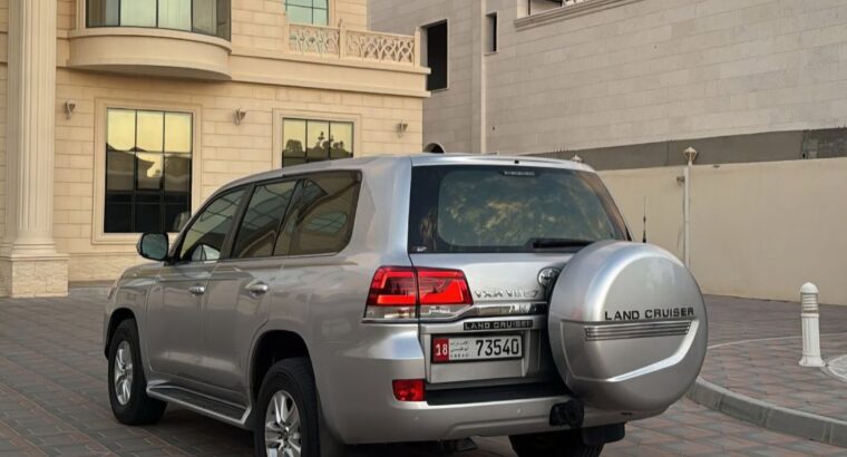 Toyota Land cruiser EXR 5.7L full option 2018