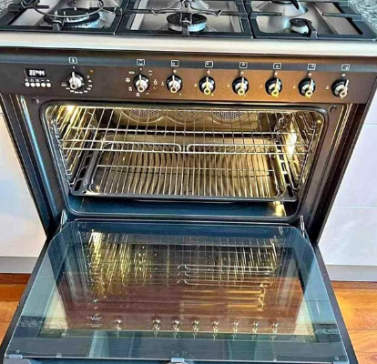 Smeg gas stove & electric oven 90cm for sale