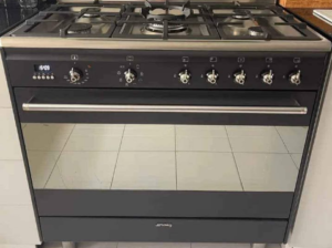 Smeg gas stove & electric oven 90cm for sale