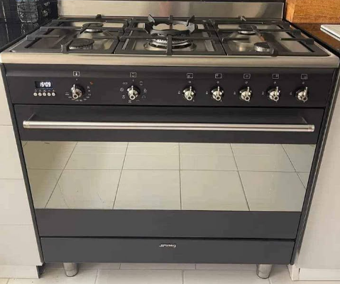 Smeg gas stove & electric oven 90cm for sale