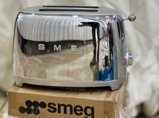 Smeg toaster and kettle for sale