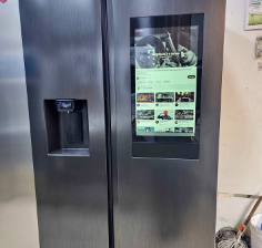 Sumsung side by side fridge freezer family hub for