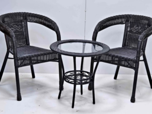 Outdoor Table and Chair Set For Sale