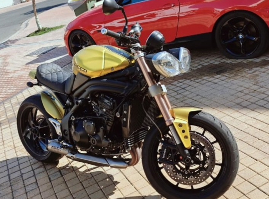 Triumph Speed Triple 1050 ABS 2013 in perfect cond