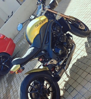 Triumph Speed Triple 1050 ABS 2013 in perfect cond