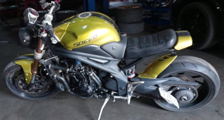 Triumph Speed Triple 1050 ABS 2013 in perfect cond