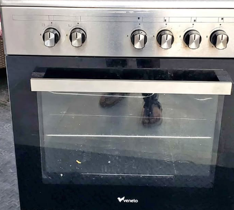 Veneto Gas Cooking Range 4 burner For Sale