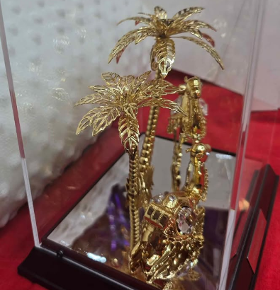 Beautiful brand new 24k gold plated for sale