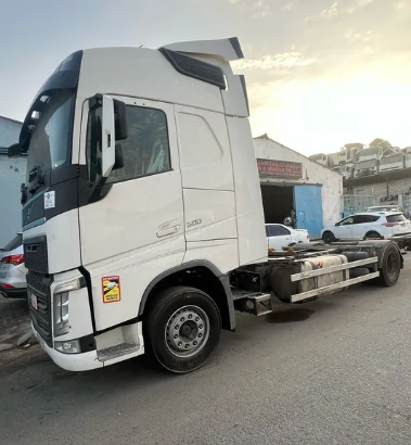 Volvo FH13 500 HP 2022 in excellent condition for