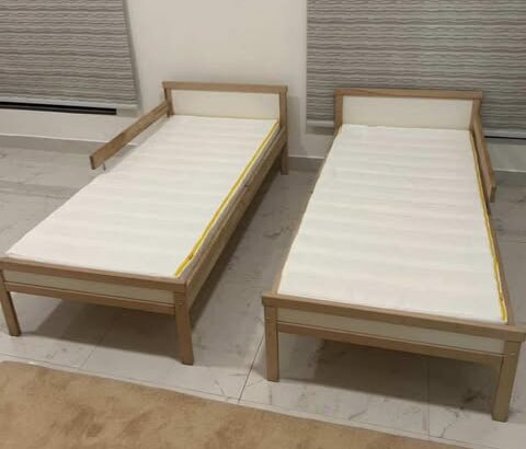 للبيع عدد 2 سرير مع ماتريس