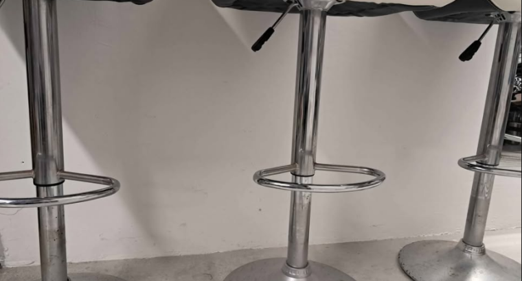 Set of 3 Stylish White Bar Stools For Sale