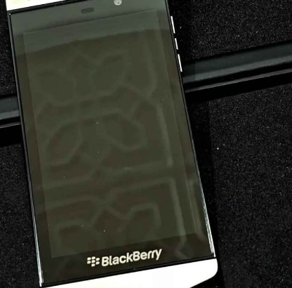 Blackberry P9982 Porsche Design TRA For Sale