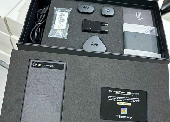 Blackberry P9982 Porsche Design TRA For Sale