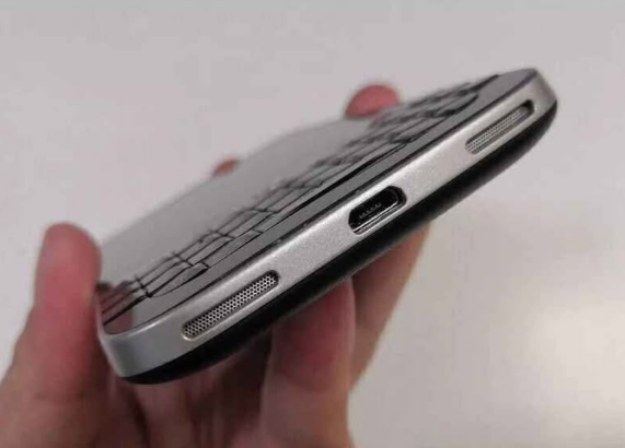Blackberry classic Q20 for sale