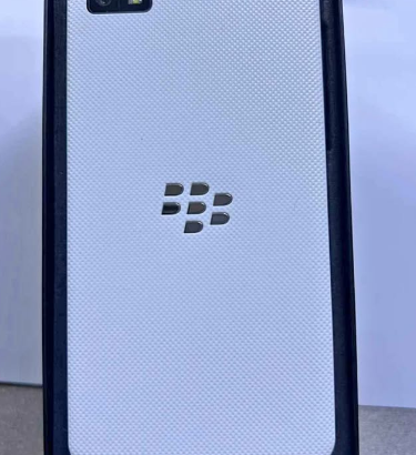 Blackberry z10 white For Sale