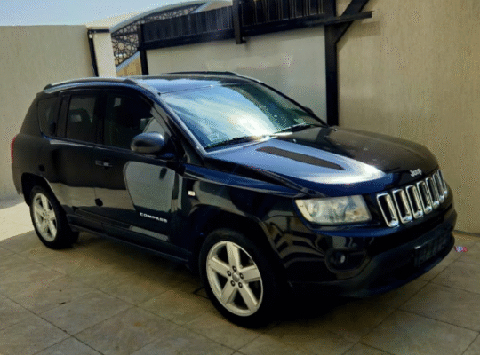 Jeep Compass 4X4, 2.4 2013 in good condition For