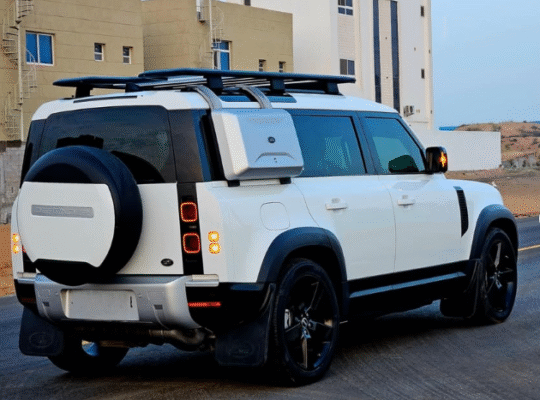 Land Rover Defender P300 110, 2021 GCC For sale