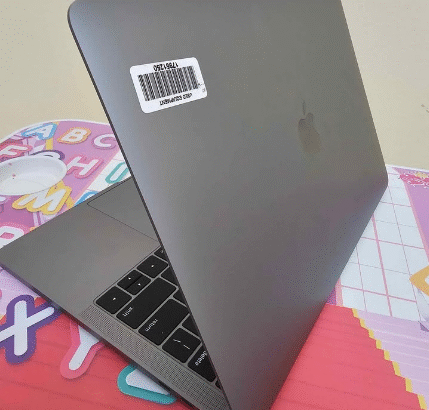 Mac Book Pro13″ i7 2019 For Sale