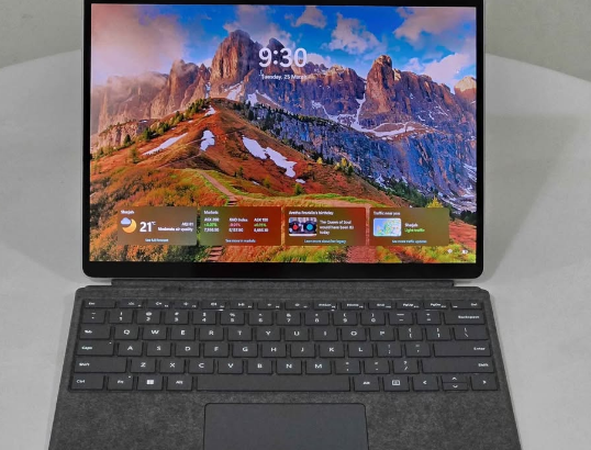 Microsoft Surface Pro 8 i7 11th Gen 2 in 1 Laptop