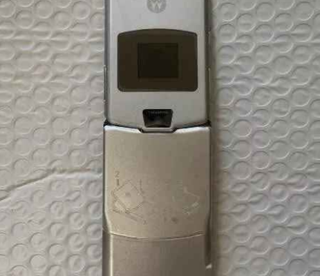 Motorola razr v3i For Sale