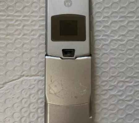 Motorola razr v3i For Sale